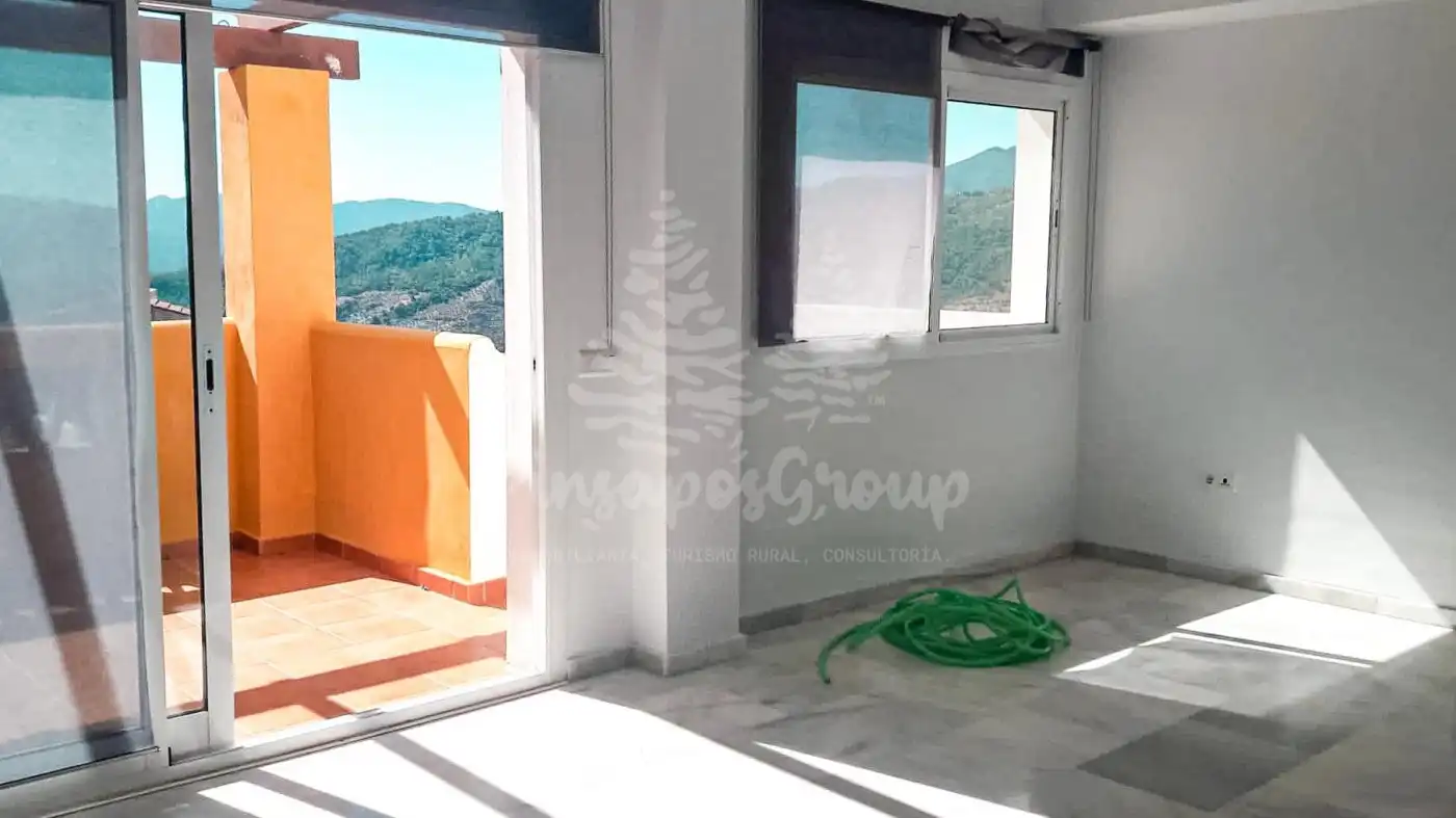 Adosado con terraza en venta en Yunquera, imagen 2