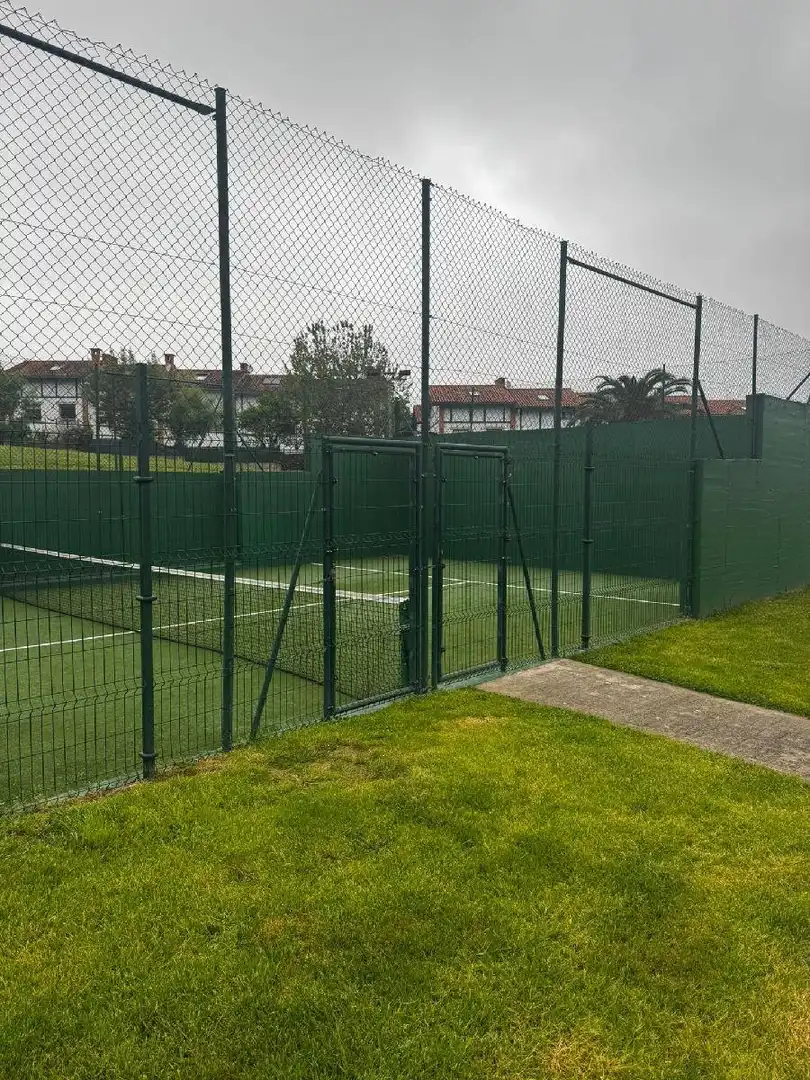 Jardí de Casa o xalet en venda en Castro-Urdiales amb Calefacció, Jardí privat i Terrassa