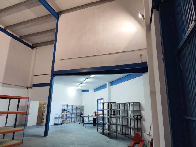 Nave industrial en Alquiler en 3 en Capellanía - Retamar