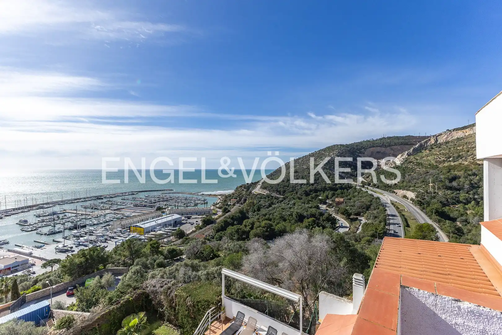 Vista exterior de Casa o xalet en venda en Sitges amb Aire condicionat, Calefacció i Jardí privat