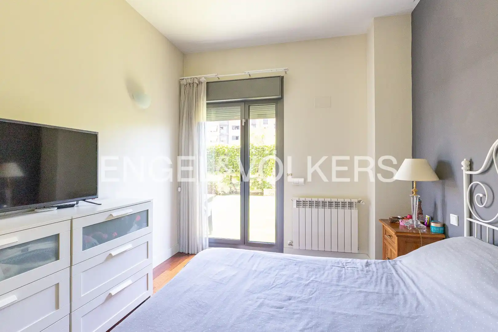 Habitación de Apartamento en venta en Madrid con Aire acondicionado, Calefacción y Jardín privado