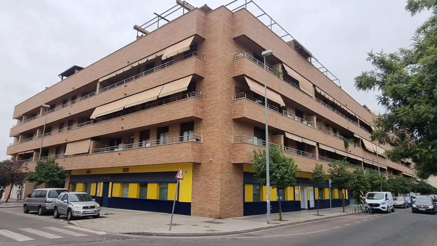 Vista exterior de Garatge en venda en Córdoba