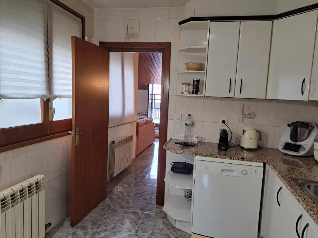 Cuina de Àtic en venda en Berga amb Calefacció, Terrassa i Moblat