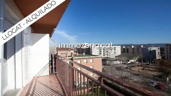 Apartament amb ascensor en venda a Calle FINESTRELLES-STA EUGENIA