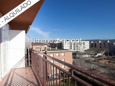 Apartament amb ascensor en venda a Calle FINESTRELLES-STA EUGENIA