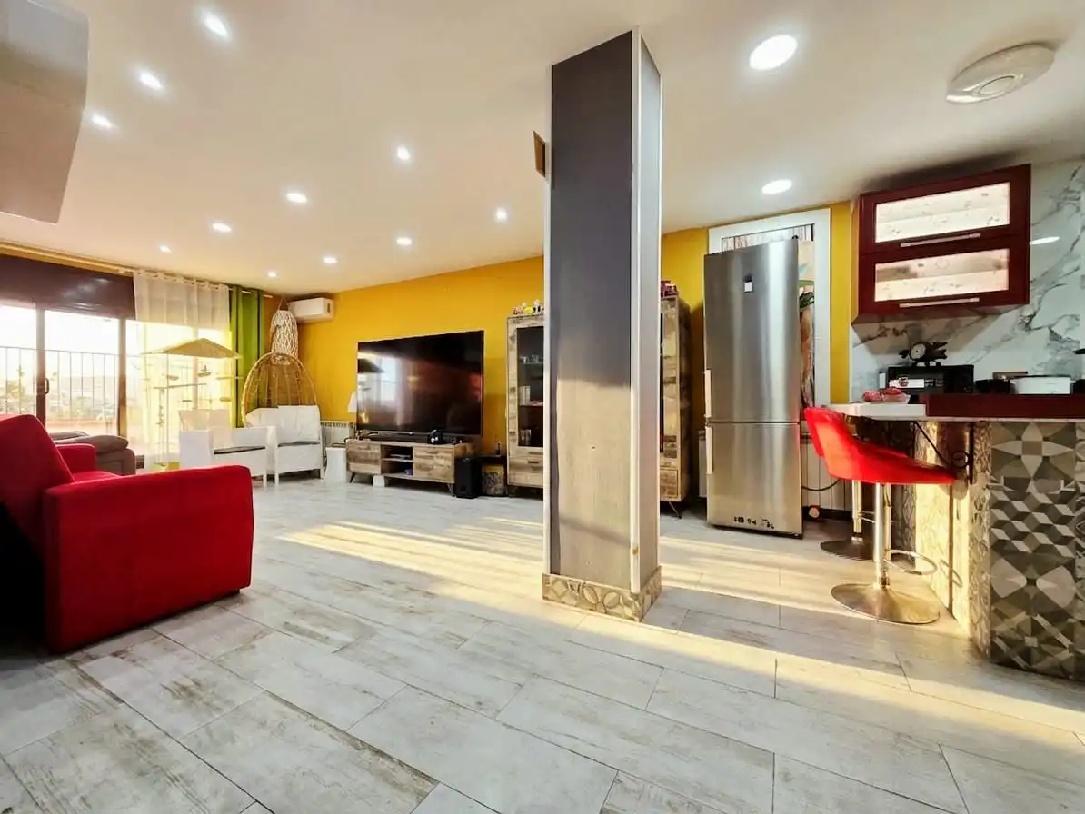 Living room of Flat for sale in El Prat de Llobregat  with Air Conditioner, Heating and Parquet flooring