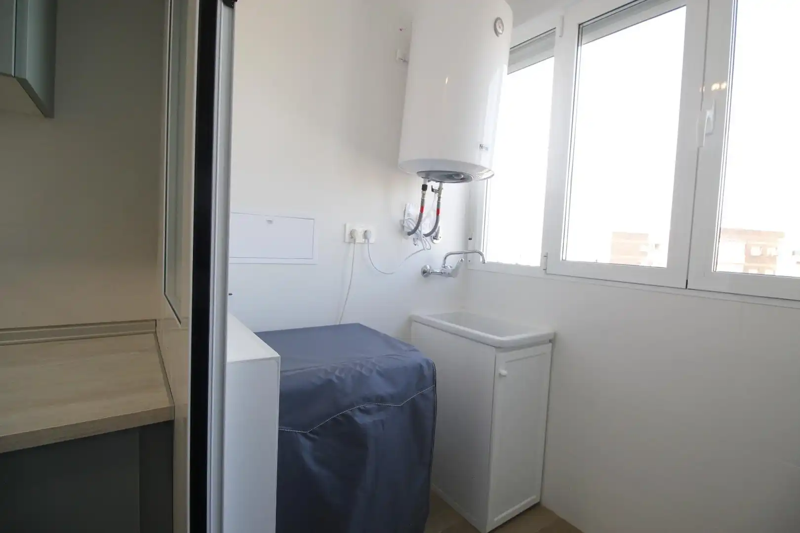 Flat with terrace to rent in Calle Teofilo Gautier 2, imagen 9
