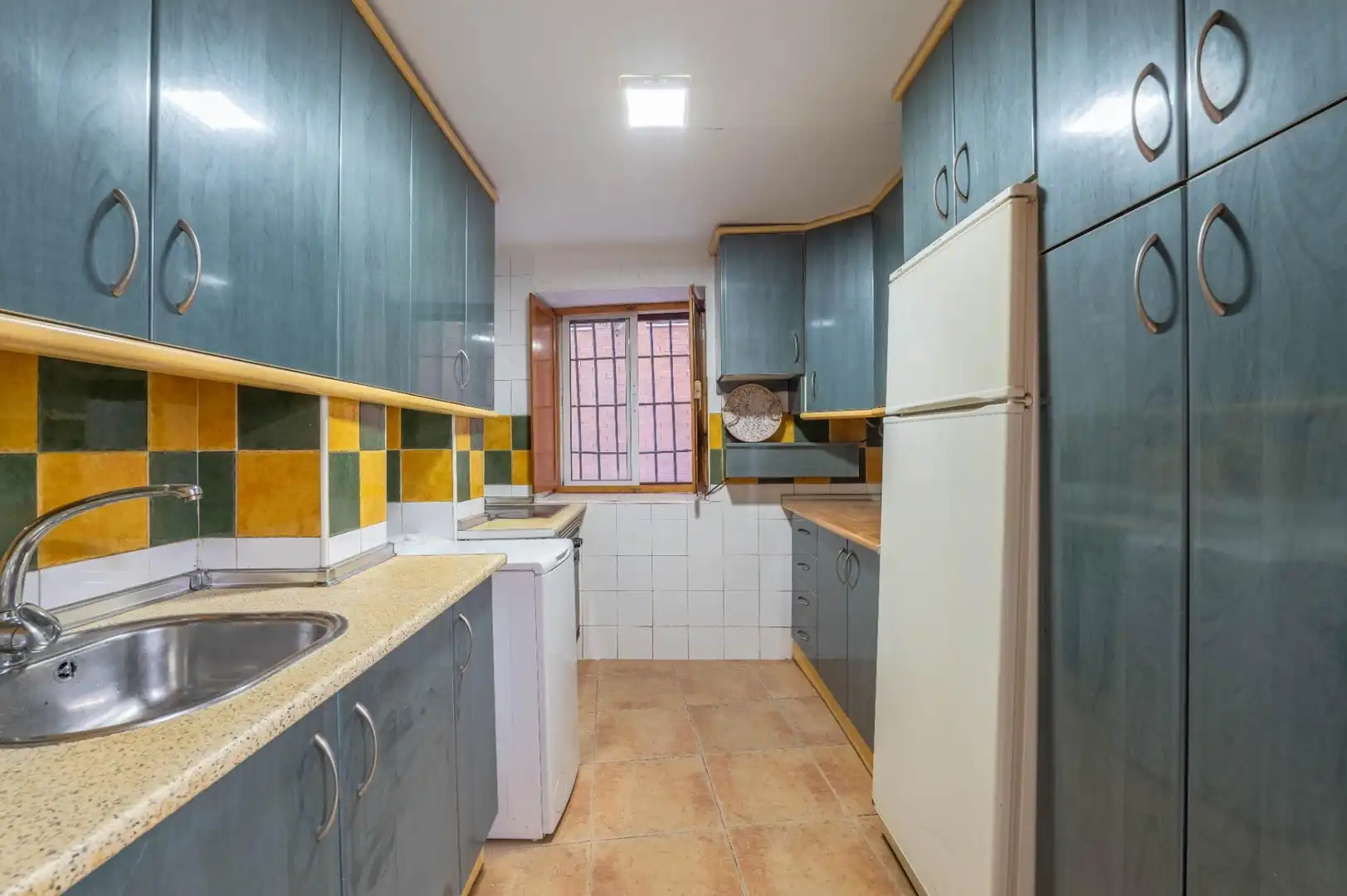 Kitchen of Apartments for sale in Granada  with Furnished