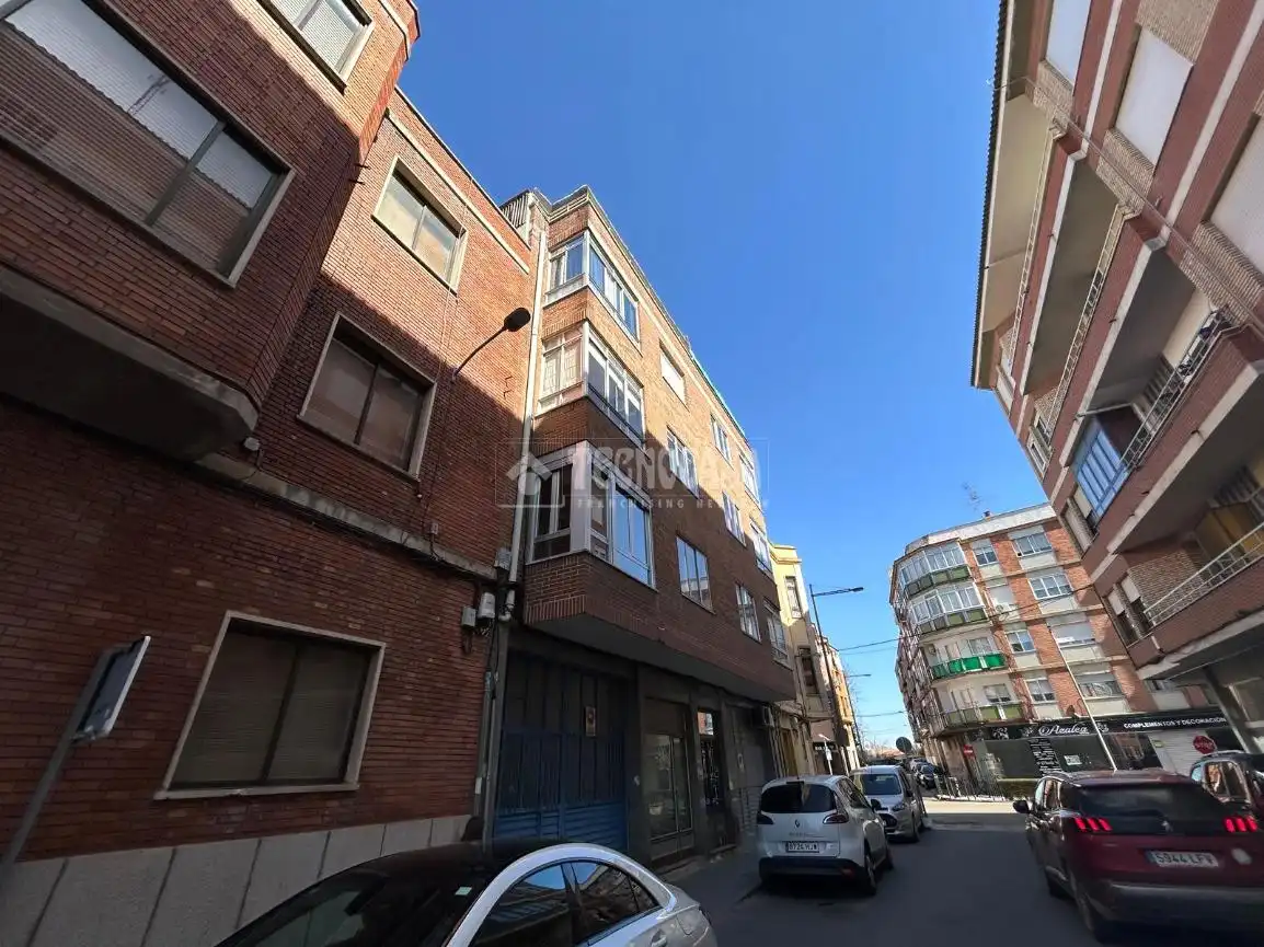 Vista exterior de Piso en venta en Medina del Campo con Calefacción y Trastero