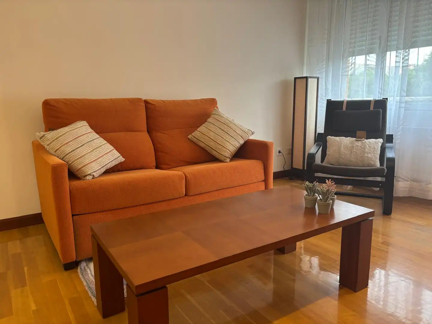 Sala de estar de Piso de alquiler en  Pamplona / Iruña con Calefacción, Amueblado y Horno