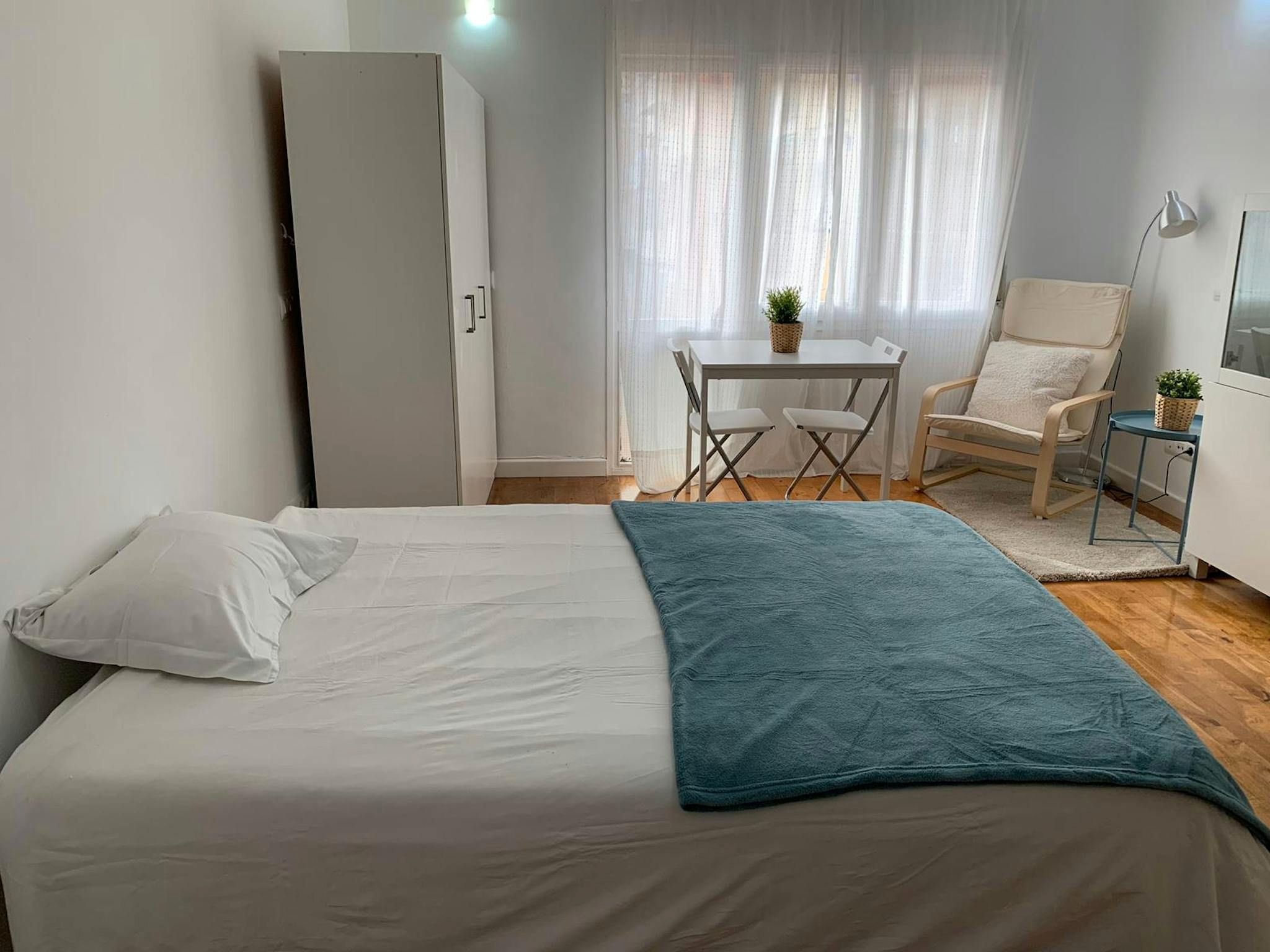 Bedroom of Flat to rent in  Barcelona Capital  with Heating, Furnished and Washing machine
