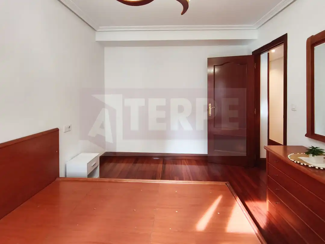 Bedroom of Flat for sale in Errenteria  with Heating, Furnished and Balcony