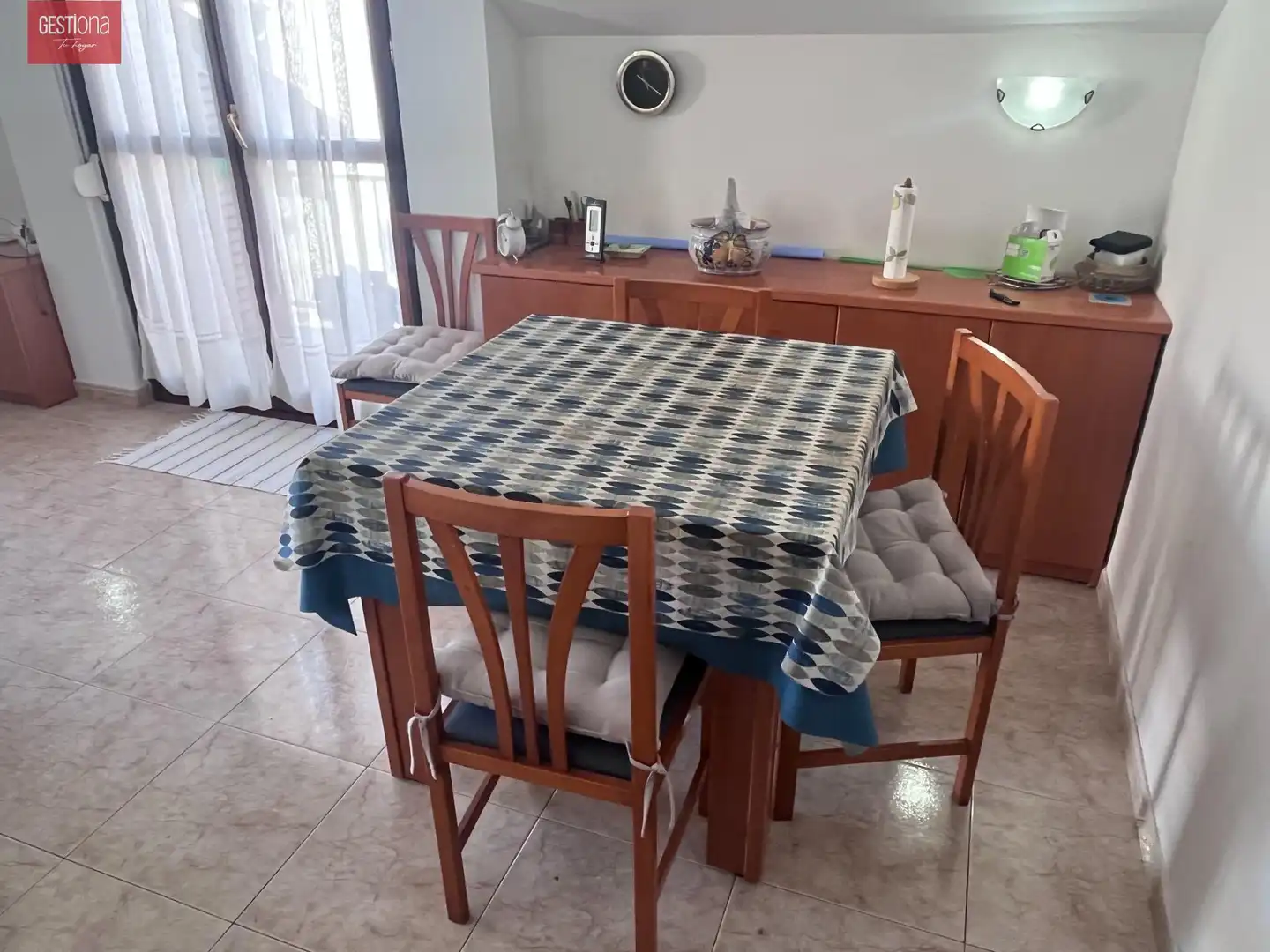 Esszimmer von Dachboden zum Verkauf in Noja mit Heizung, Terrasse und Möbliert