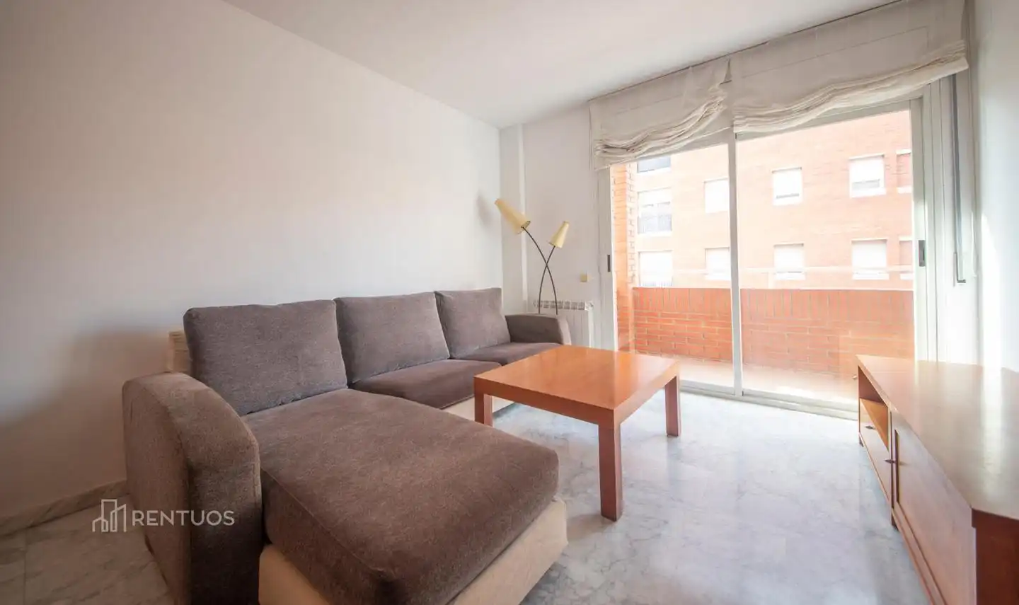 Wohnzimmer von Wohnung zur Miete in Sant Joan Despí mit Parkett, Abstellraum und Möbliert
