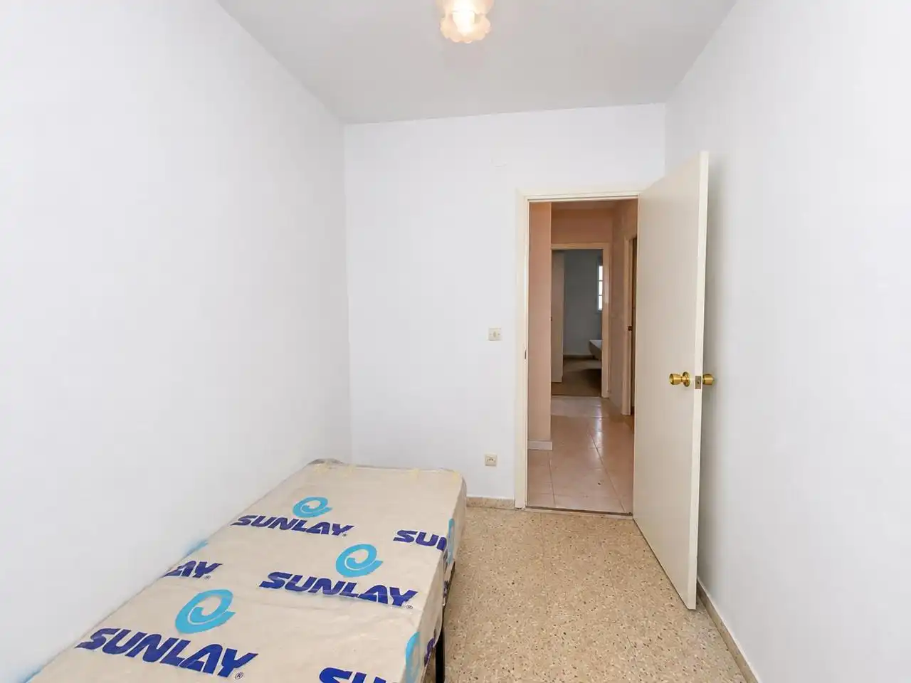 Schlafzimmer von Erdgeschoss zum Verkauf in Mérida mit Terrasse