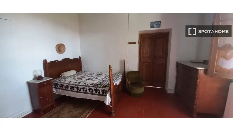 Bedroom of Flat for share in Teià  with Air Conditioner, Heating and Furnished