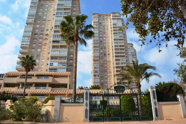 Außenansicht von Wohnungen zum Verkauf in El Campello mit Heizung, Parkett und Terrasse