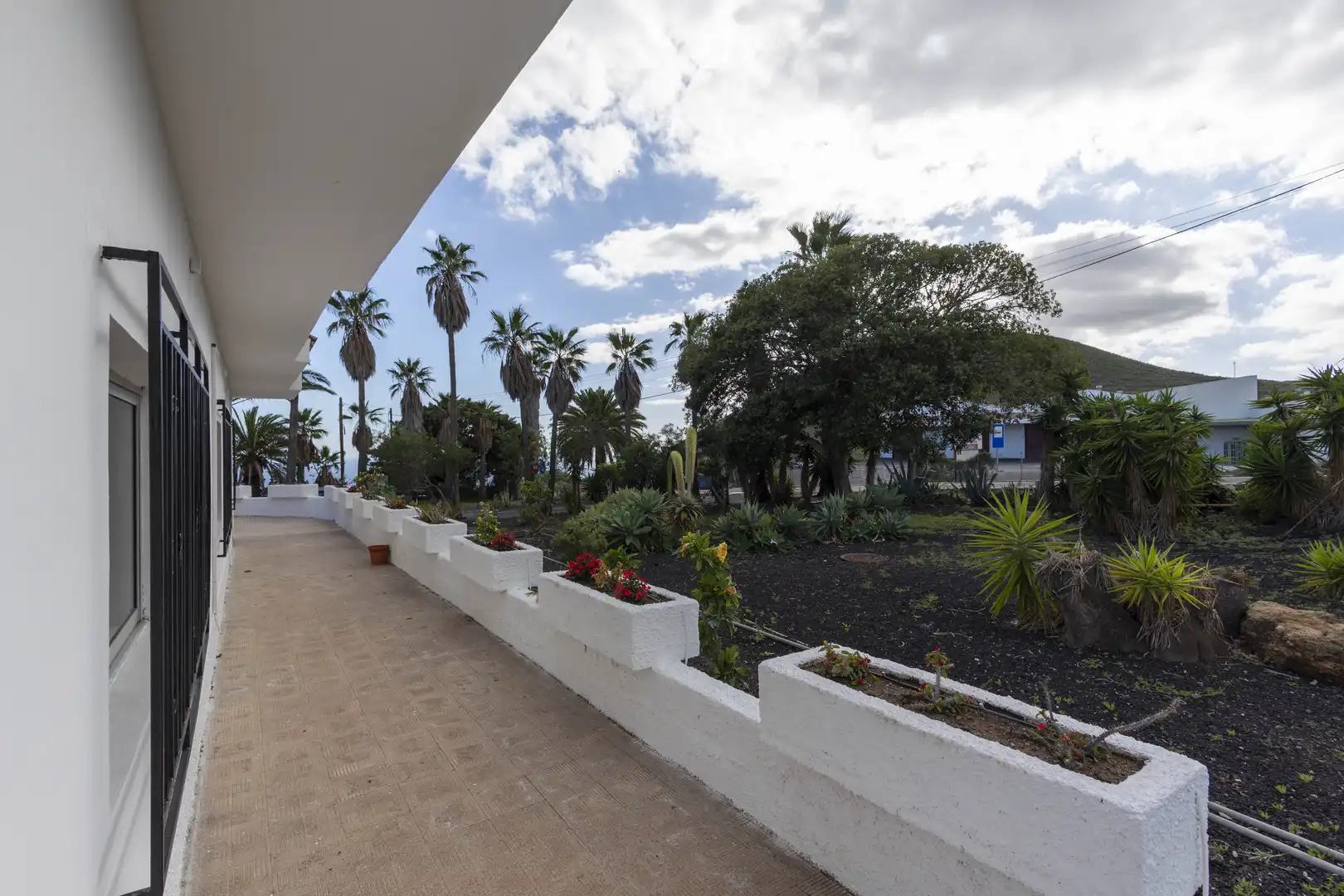 Außenansicht von Haus oder Chalet zum Verkauf in Granadilla de Abona mit Privatgarten und Terrasse