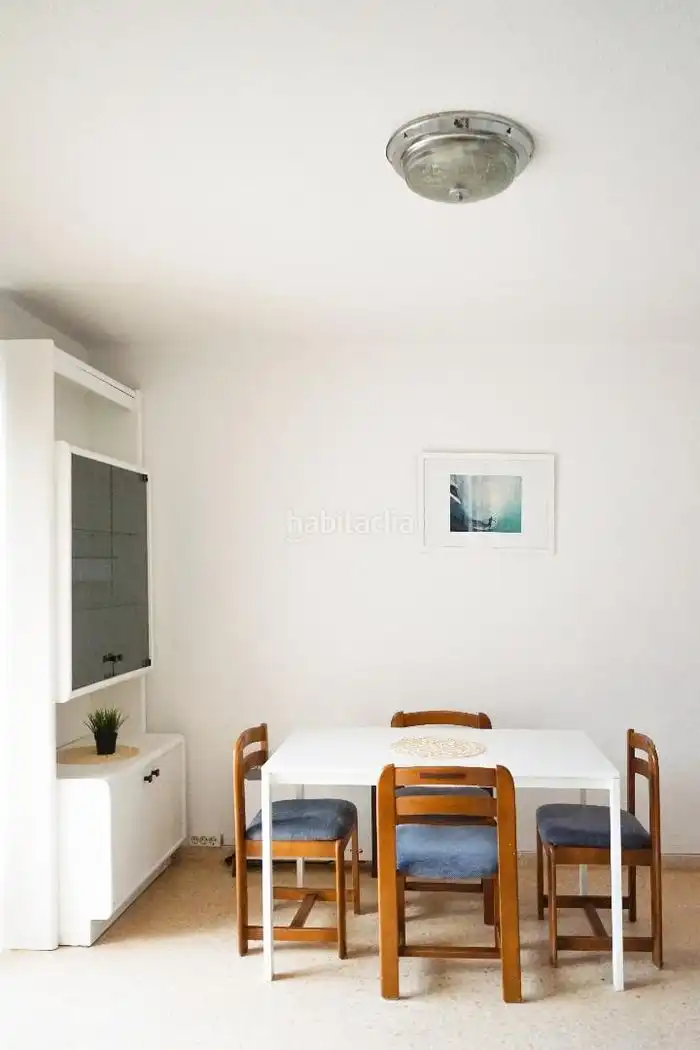 Flat with lift to rent in Plaça d'Hondures 37