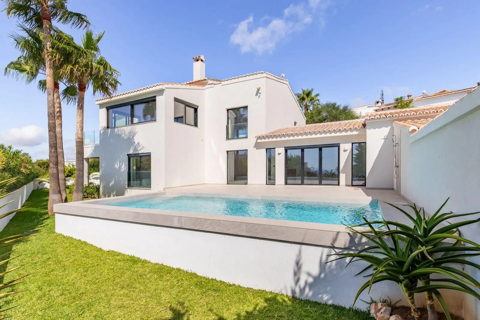 Villa mit Pool zum Verkauf in Cumbre del Sol, imagen 2