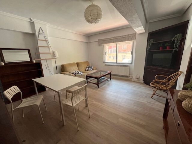 Living room of Planta baja for sale in Valladolid Capital  with Heating, Parquet flooring and Terrace
