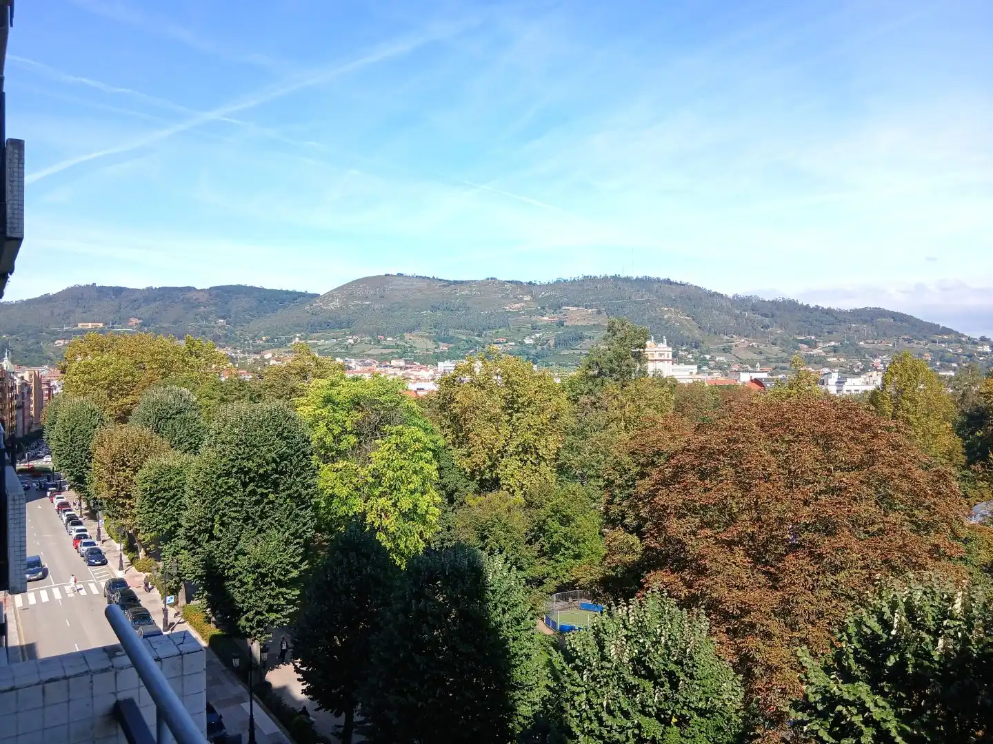 Vista exterior de Piso en venta en Oviedo  con Balcón