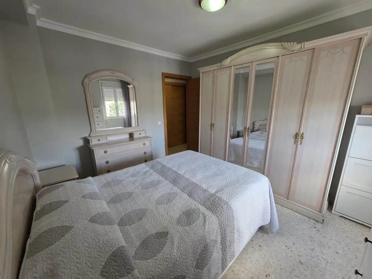 Bedroom of Flat for sale in San Roque