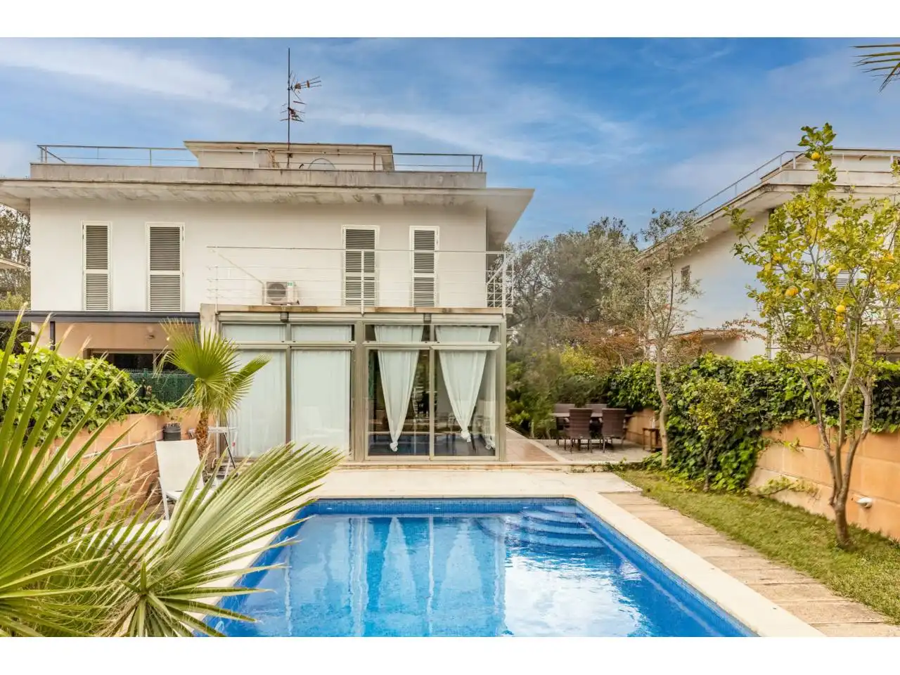 Piscina de Casa adosada en venda en Sa Pobla amb Aire condicionat, Calefacció i Jardí privat