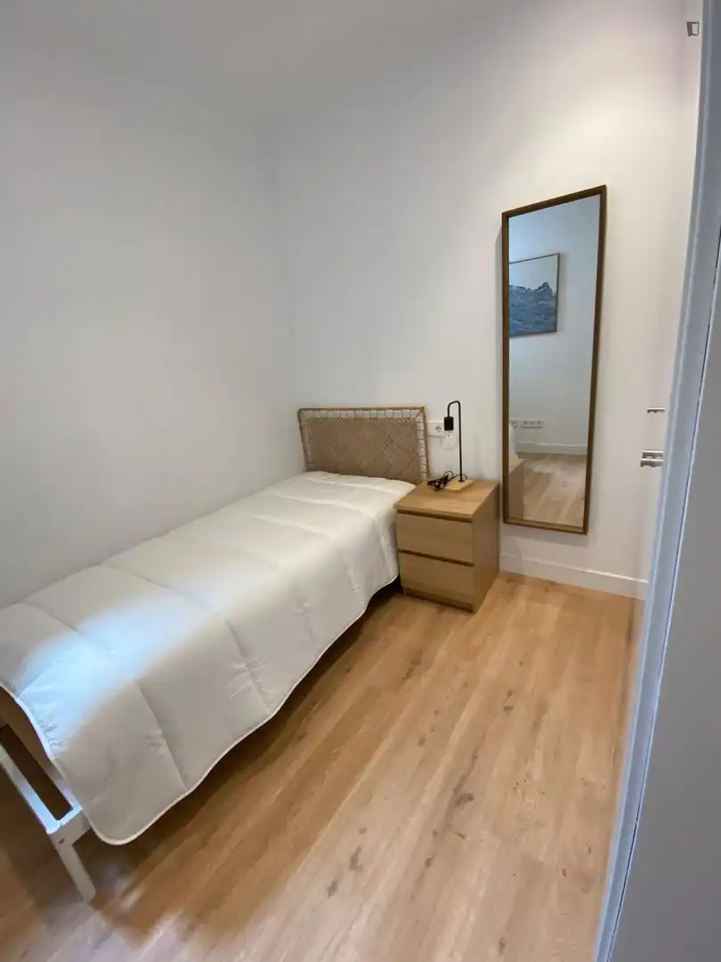 Habitación de Apartamento de alquiler en Madrid con Aire acondicionado, Amueblado y Horno