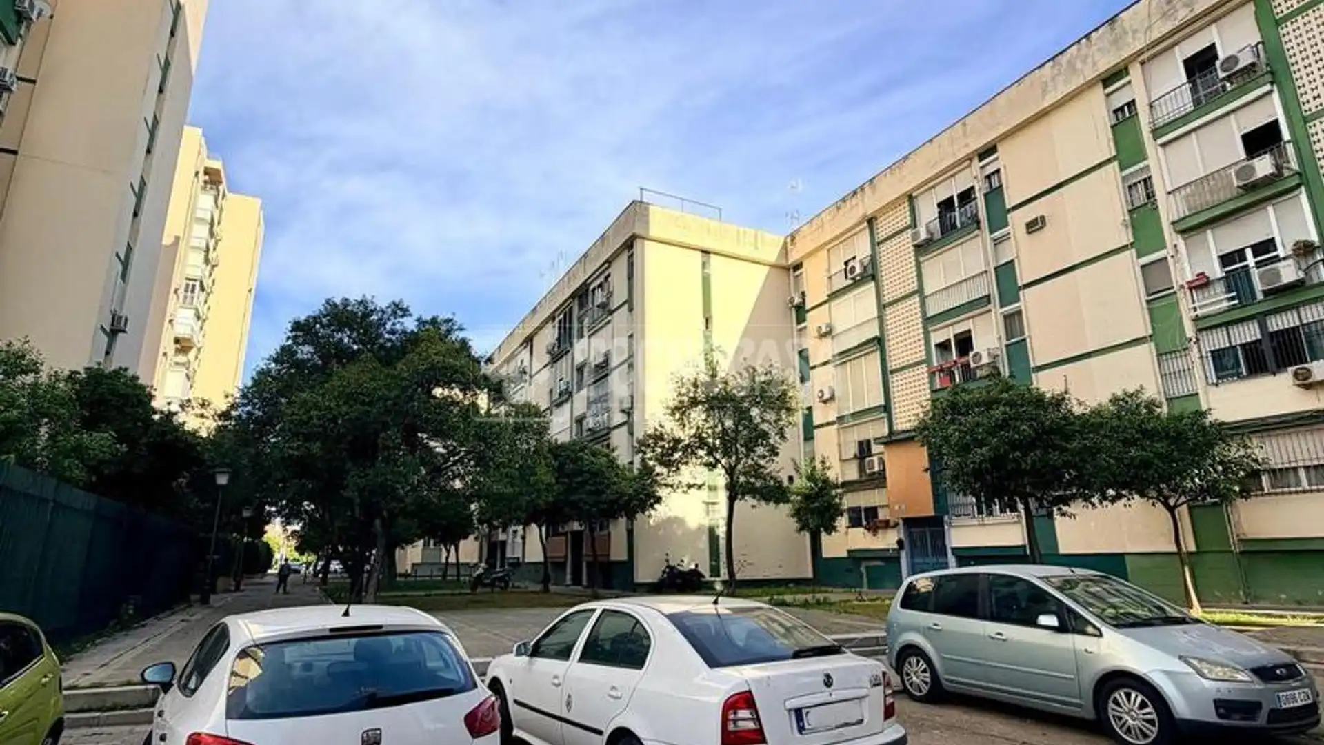 Exterior view of Flat for sale in  Sevilla Capital  with Heating, Terrace and Storage room