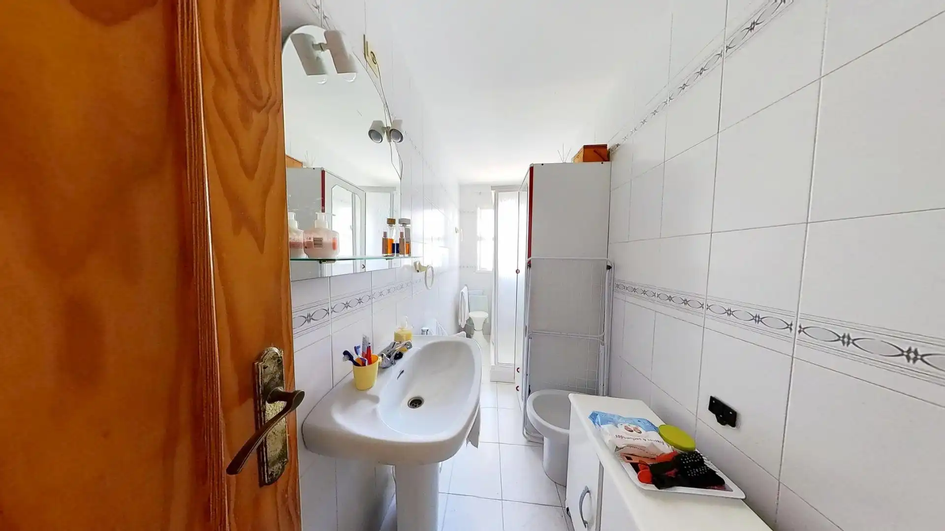 Badezimmer von Wohnungen zum Verkauf in Gualchos mit Klimaanlage, Terrasse und Abstellraum