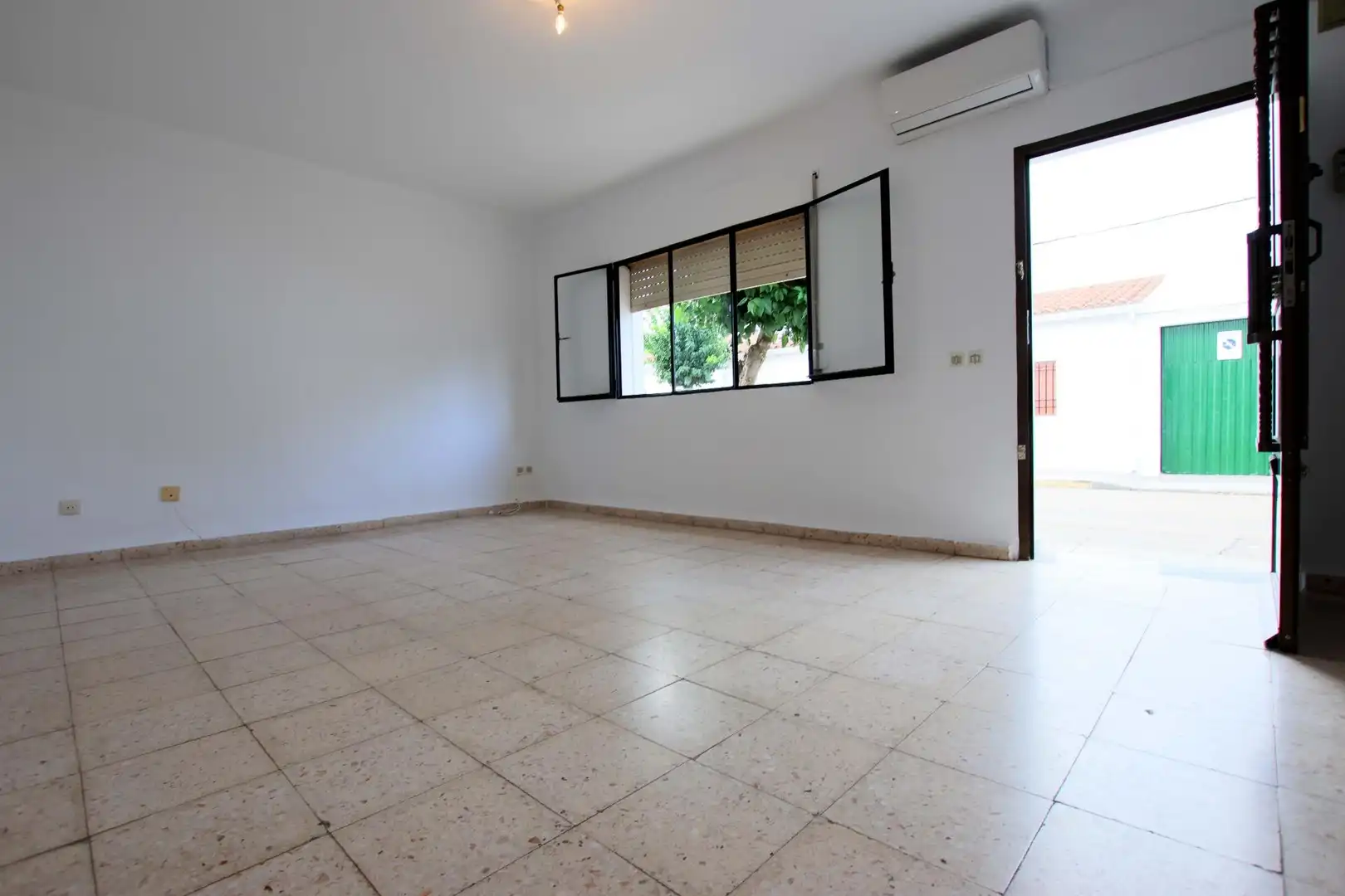 Sala de estar de Casa o chalet en venta en Valdelacalzada, Badajoz