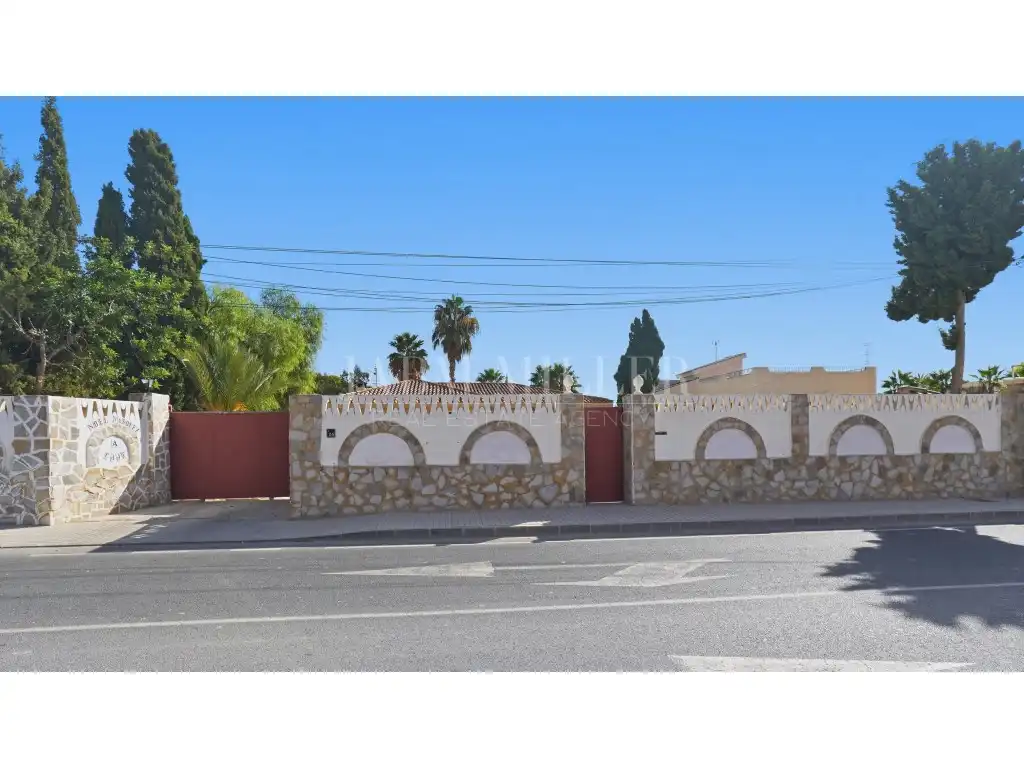 Exterior view of Houses for sale in La Huerta  
