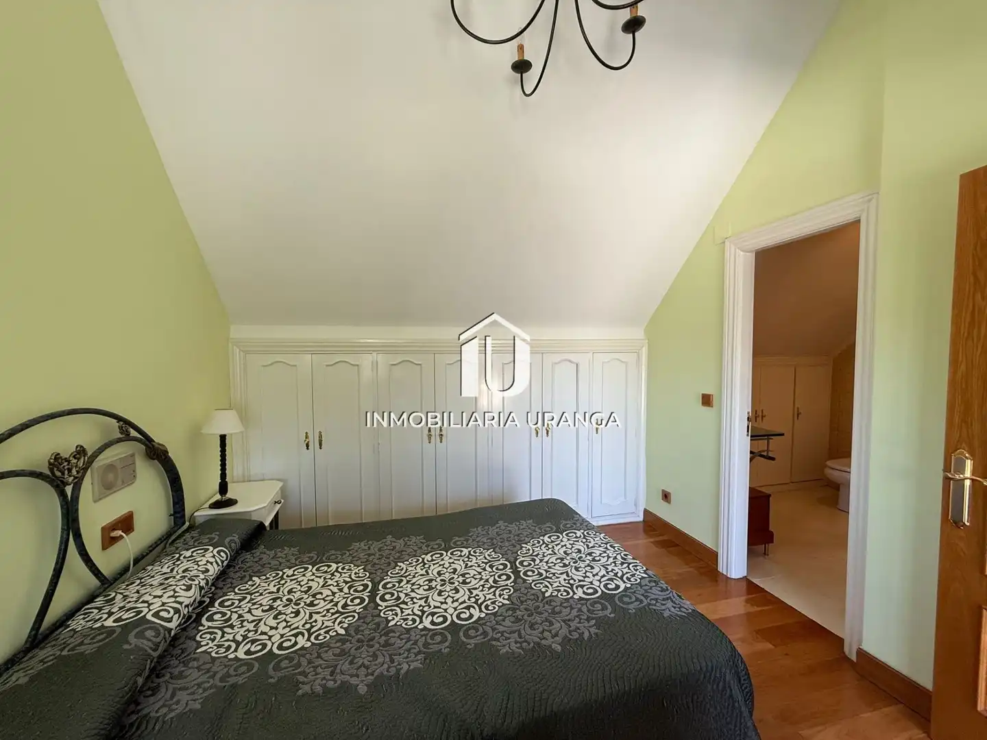 Habitación de Casa o chalet en venta en Laredo con Calefacción, Jardín privado y Terraza