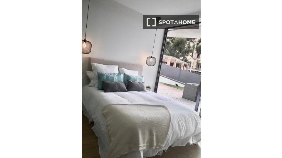 Bedroom of Flat to rent in  Barcelona Capital  with Air Conditioner, Heating and Furnished
