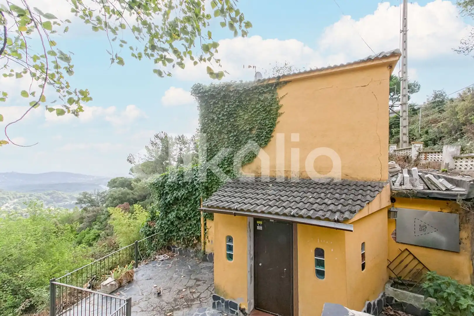 Casa amb piscina en venda a Palafolls