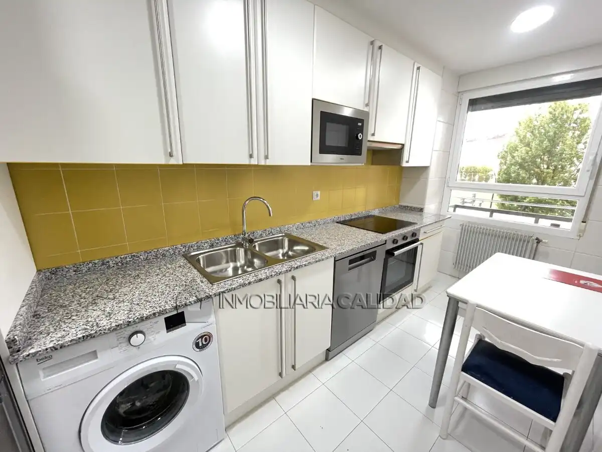 Cocina de Piso de alquiler en Burgos con Calefacción, Amueblado y Se aceptan mascotas
