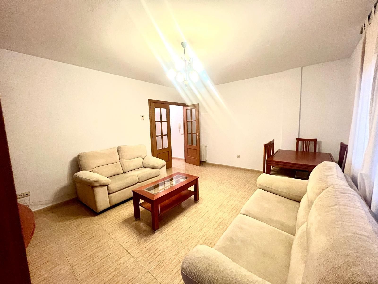 Living room of Flat to rent in Plasencia  with Heating and Storage room