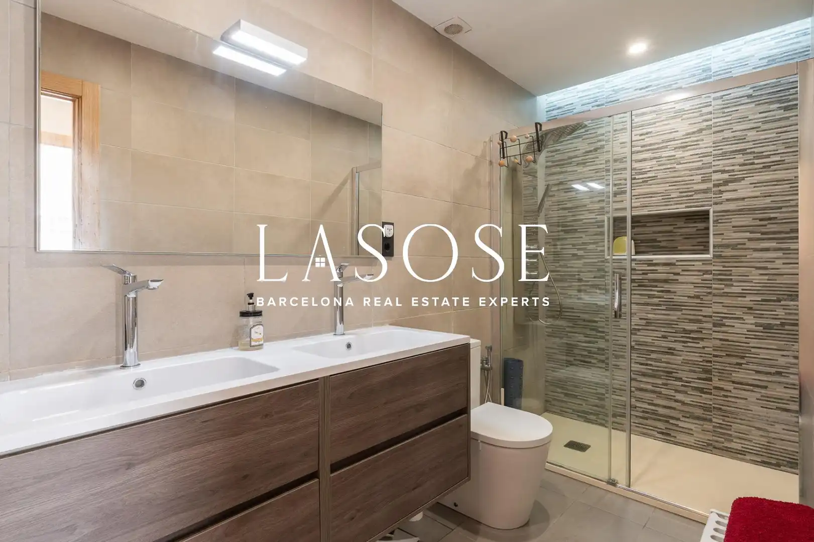 Bany de Loft de lloguer en Barcelona amb Aire condicionat, Jardí privat i Terrassa