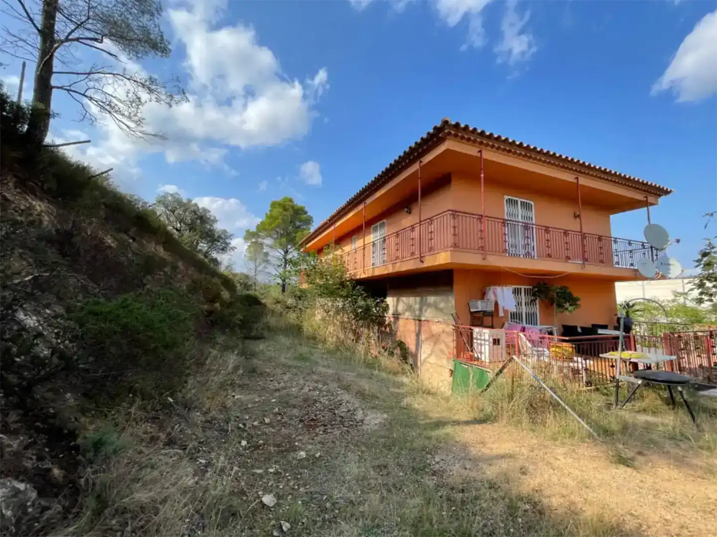 Vista exterior de Finca rústica en venda en Biure amb Jardí privat, Traster i Piscina