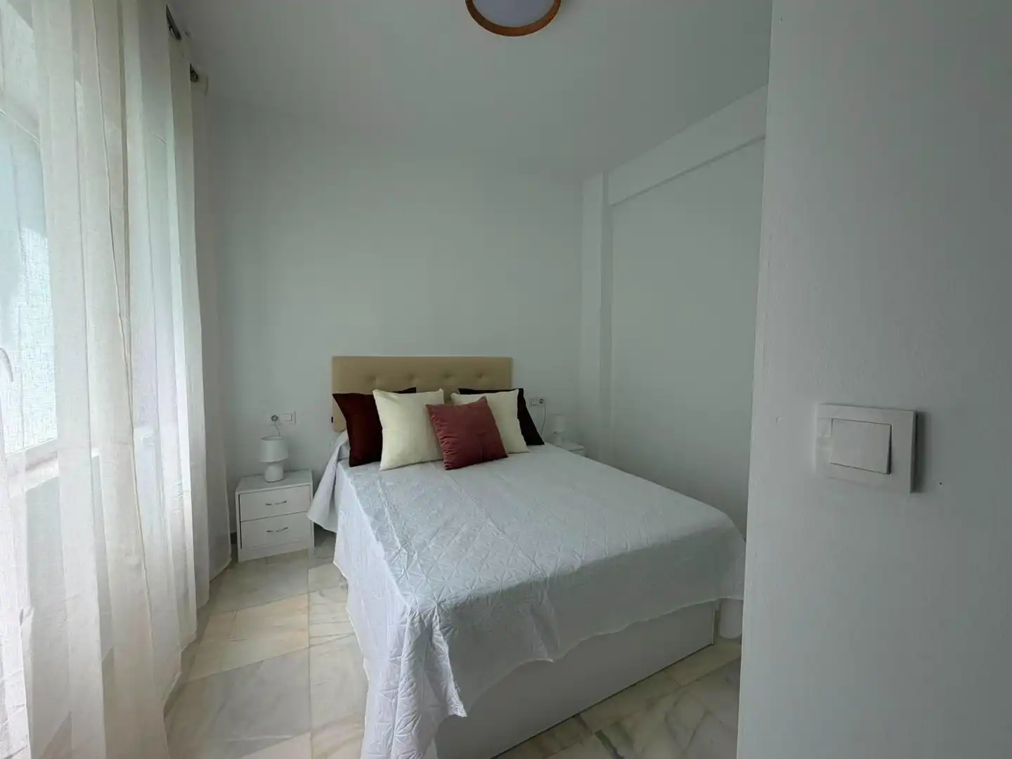 Schlafzimmer von Wohnung zur Miete in Granada mit Heizung, Abstellraum und Möbliert