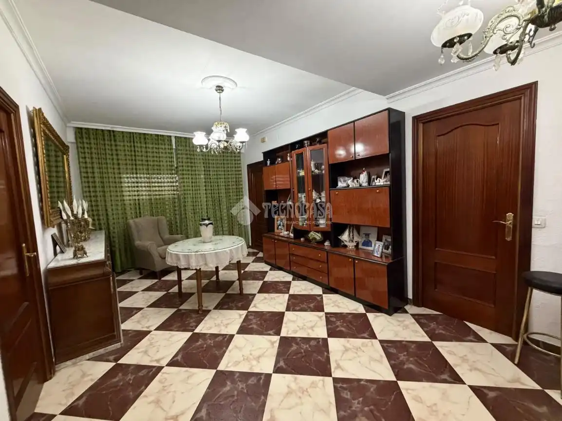 Sala d'estar de Casa o xalet en venda en Sevilla amb Aire condicionat i Balcó