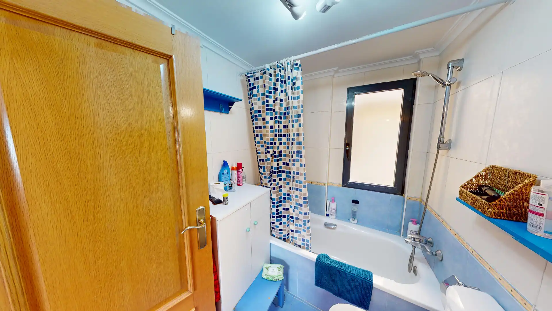 Baño de Casa adosada en venta en Albacete con Aire acondicionado, Calefacción y Parquet