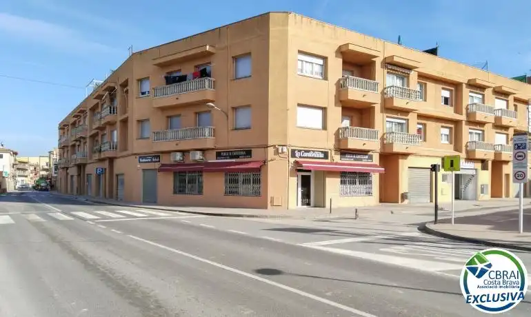 Gewerbefläche zum Verkauf in Sant Pere Pescador, imagen 3