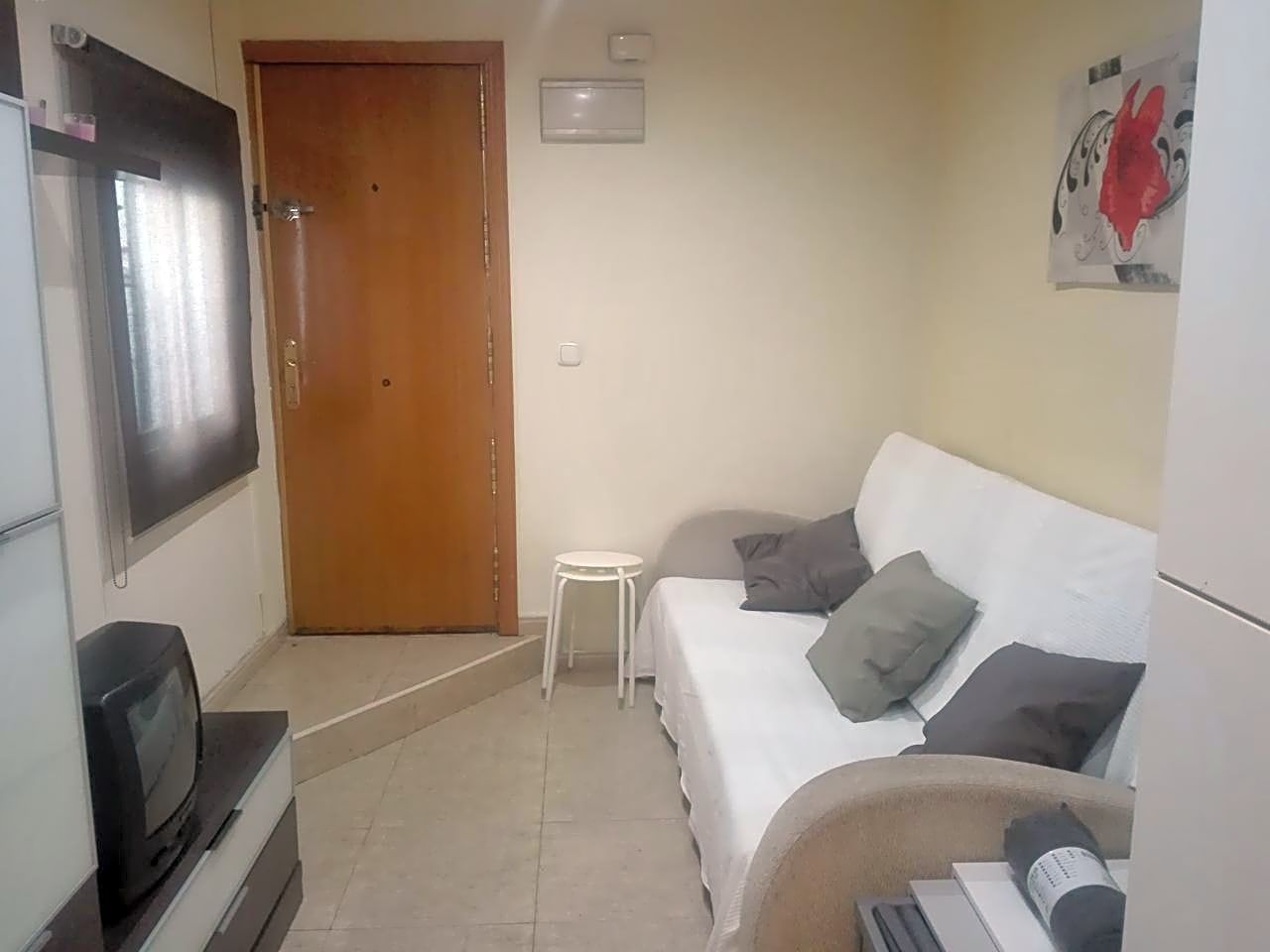 Sala de estar de Estudio de alquiler en  Madrid Capital con Aire acondicionado, Calefacción y Amueblado