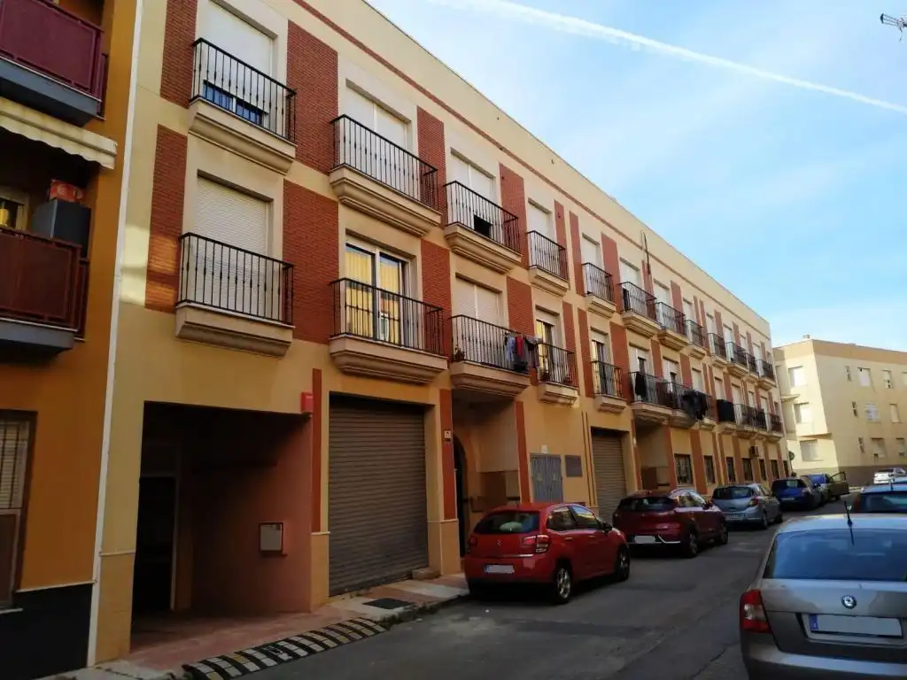Aparcament amb ascensor en venda a c/ maria guerrero
