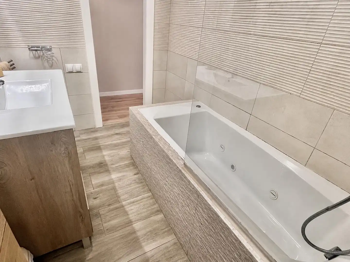 Baño de Ático en venta en Cerdanyola del Vallès con Aire acondicionado, Calefacción y Parquet
