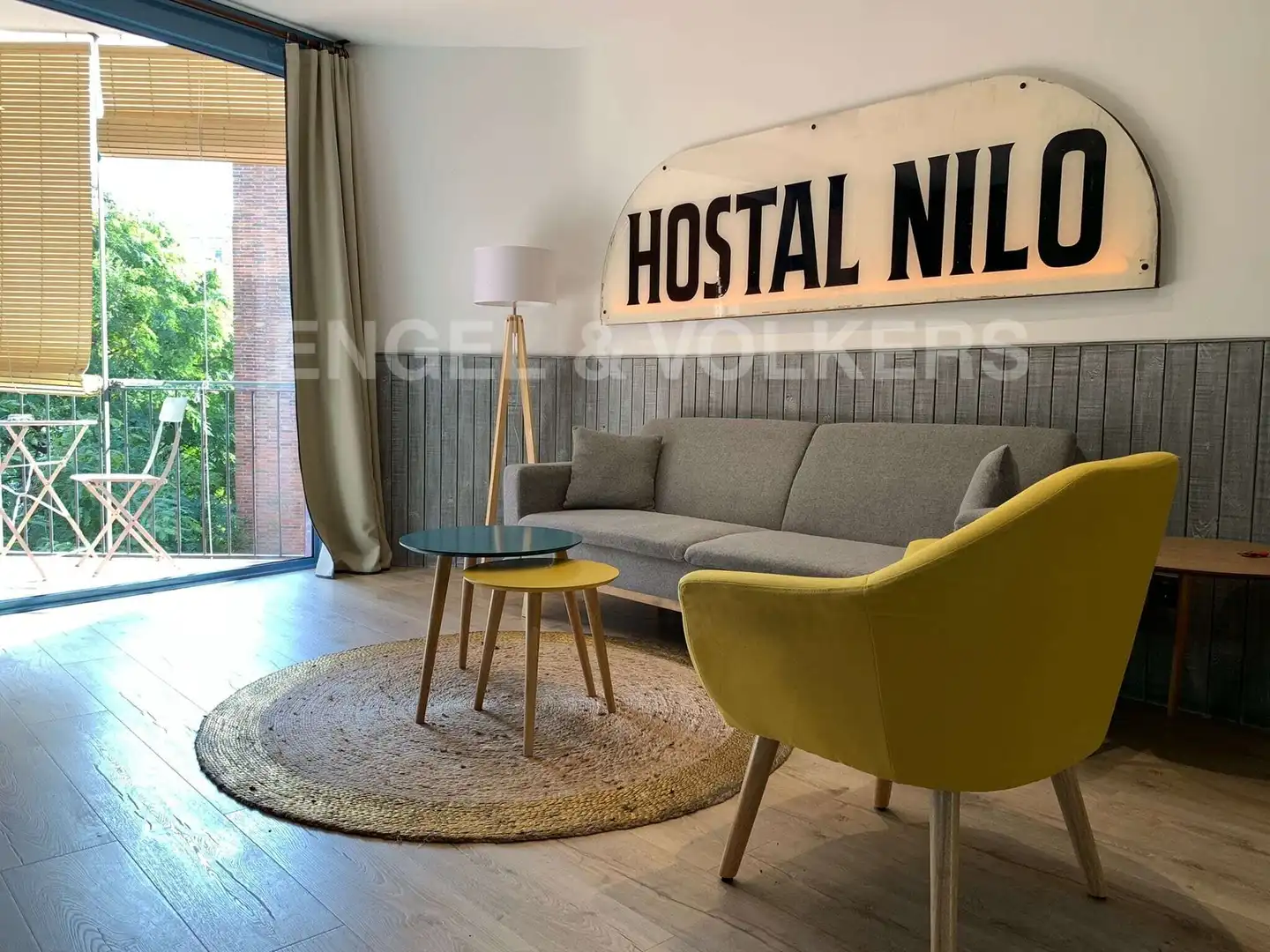 Living room of Flat for rent in Barcelona  with Heating, Parquet flooring and Terrace