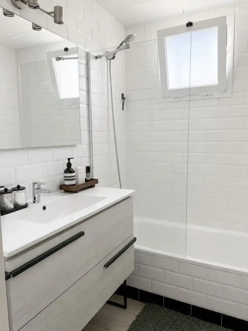 Bathroom of Attic for sale in Manilva  with Air Conditioner, Terrace and Storage room