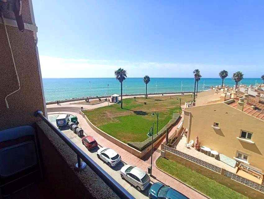 Exterior view of Flat for sale in Málaga Capital  with Air Conditioner, Terrace and Community pool